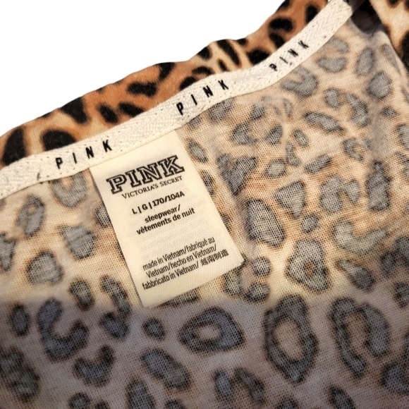 Victoria's Secret PINK Leopard Print Tee Shirt Short Sleeve V Neck Tshirt - Picture 4 of 5